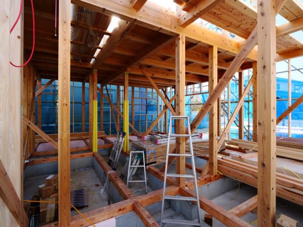 お家づくりの基礎知識｜家の構造を考える～木と鉄～